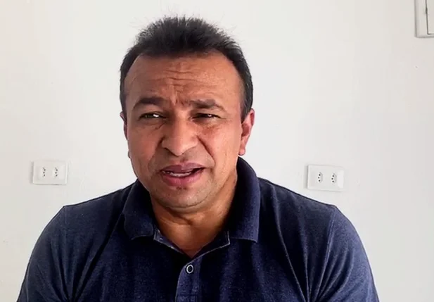 Fábio Abreu cancela agenda após suspeita de covid-19