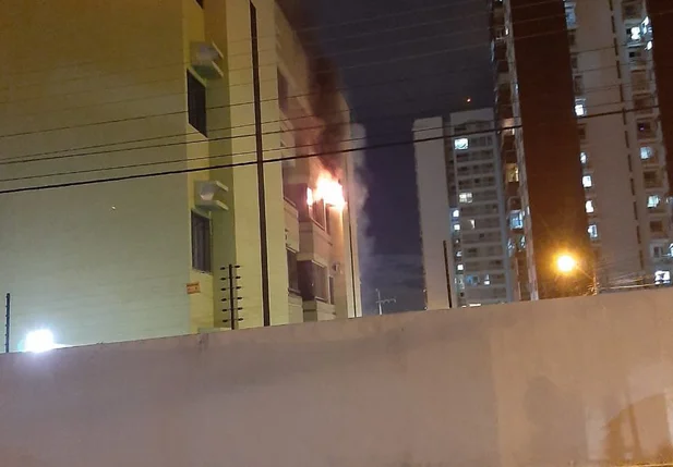 Incêndio atinge apartamento na zona leste de Teresina