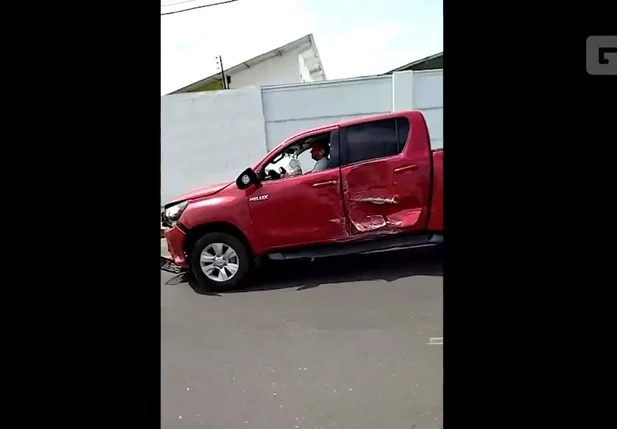 Motorista de Hilux é perseguido antes de pular no Rio Poti; veja vídeo