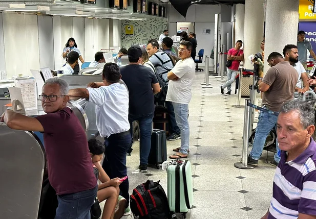 Aviões colidem no aeroporto de Teresina causando cancelamento de voos
