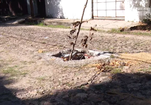 Buraco causa transtornos aos moradores do Cidade Nova