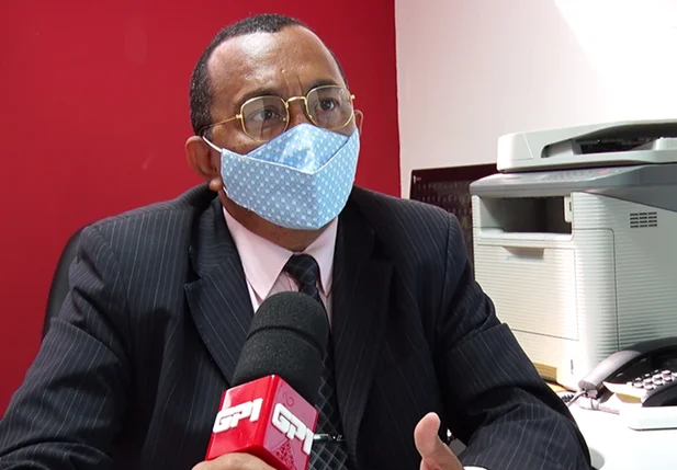 Francisco de Jesus investiga contratos da SEMEC no valor de R$ 4 milhões