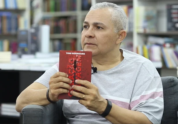 Toni Rodrigues lança seu mais novo livro Coração Selvagem